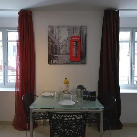 Vieux Port One Bedroom A13 Apartment *